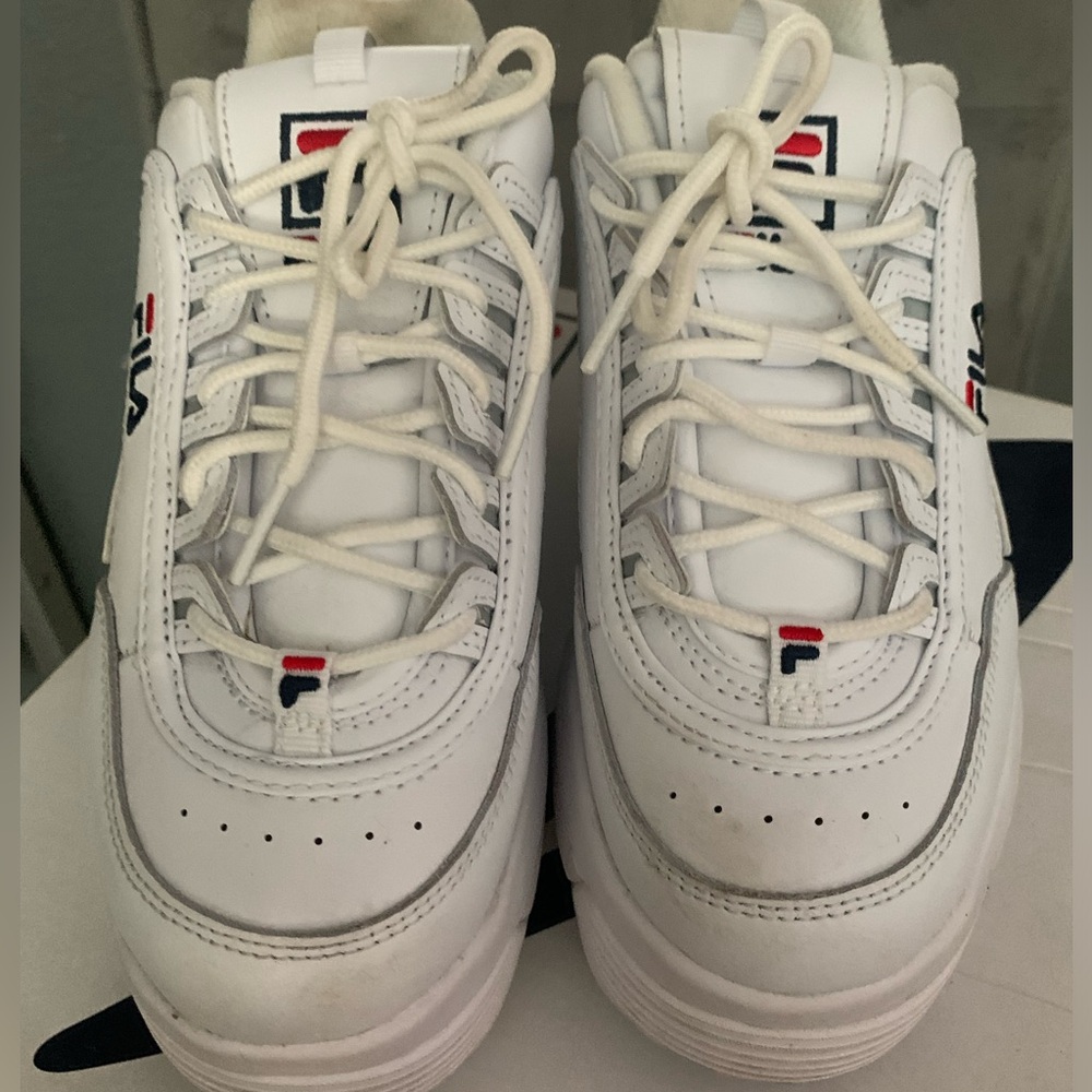Filas - Picture 3 of 3